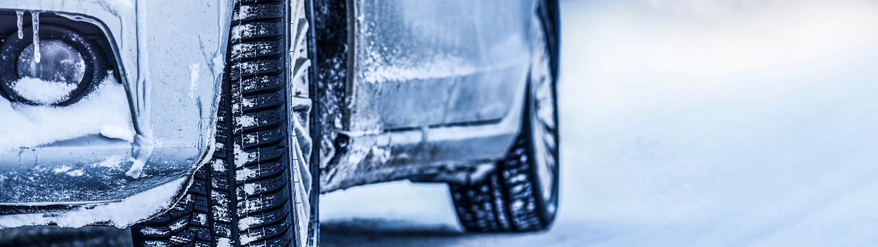 Зимовий догляд за автомобілем у дворі: інструменти, які полегшують життя